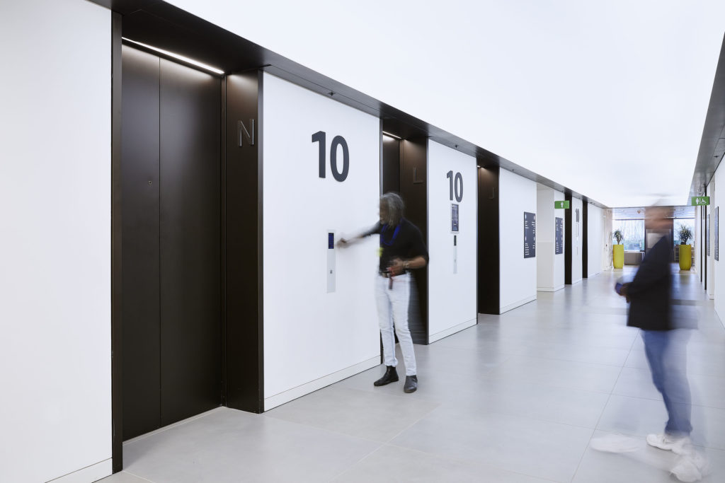 Lift lobby floor level indicators