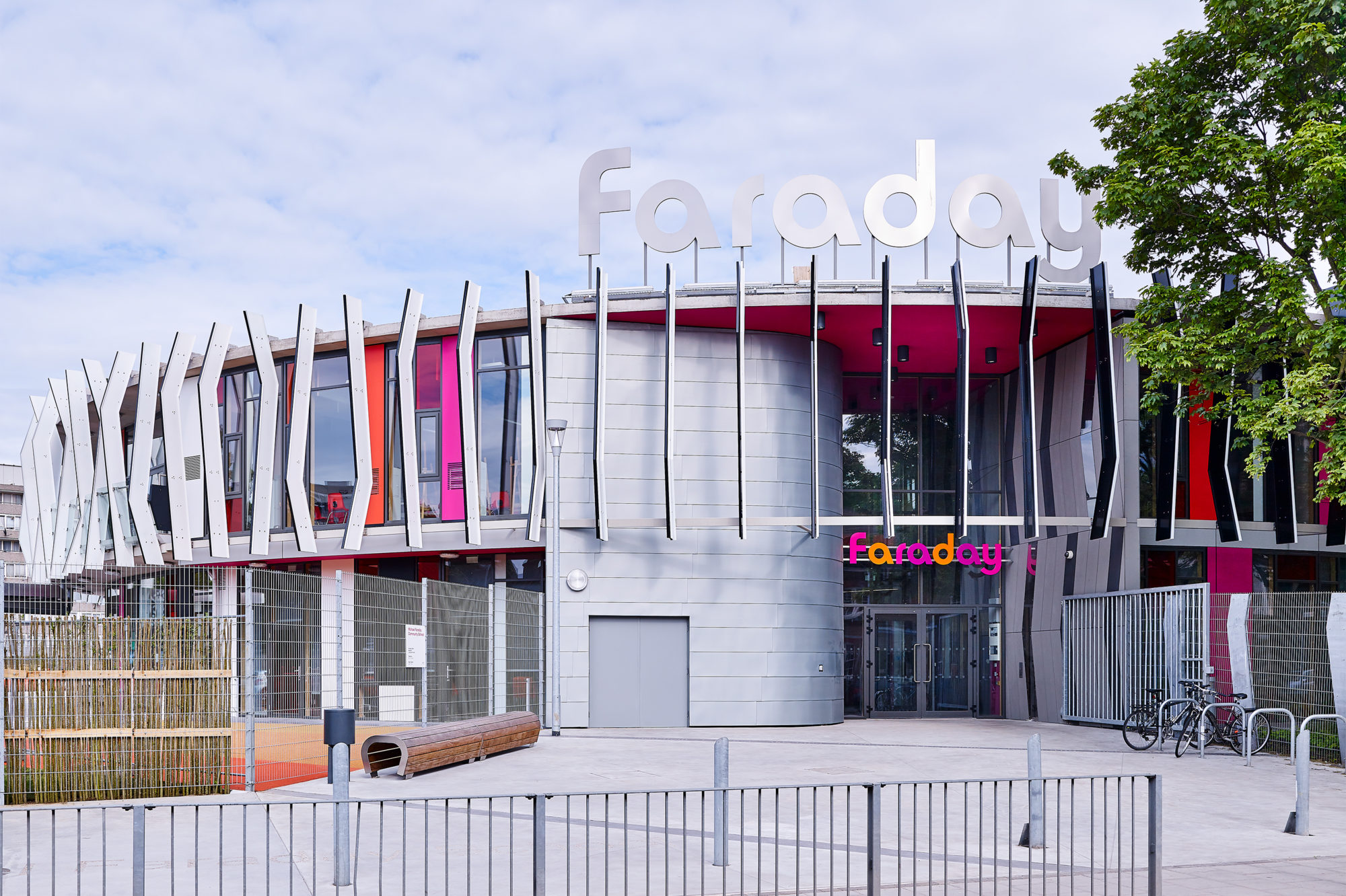 External branding lettering